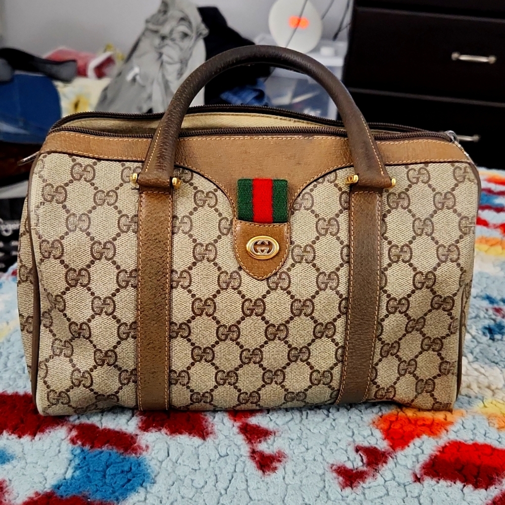 Vintage gucci purse!!